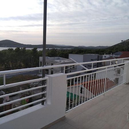 Apartments Marcus & Pascal 希贝尼克 外观 照片