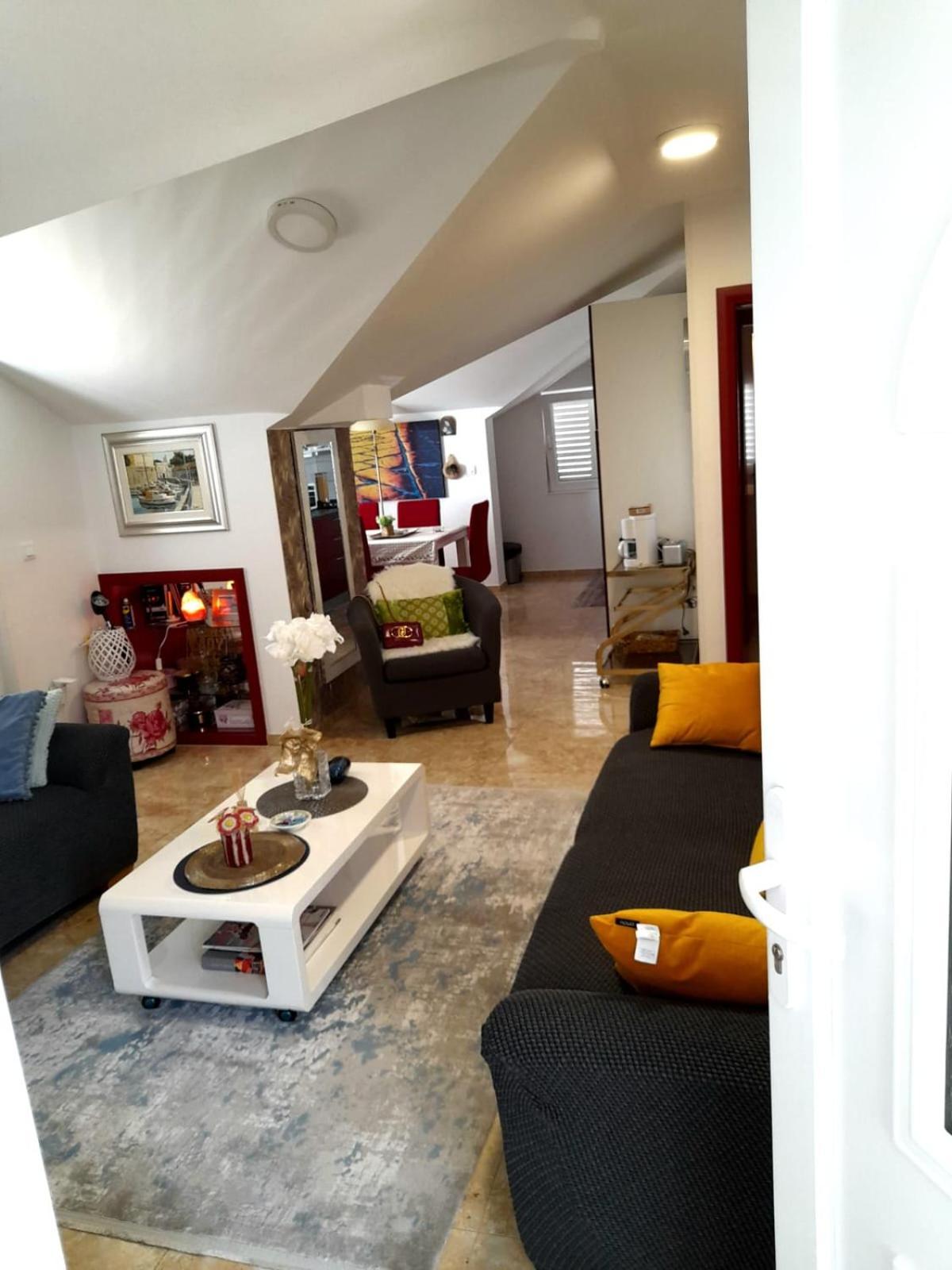 Apartments Marcus & Pascal 希贝尼克 外观 照片